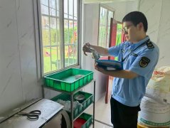 明强监视：要求食堂正在就餐区显著公示添加剂